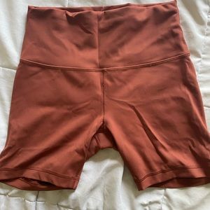 Lululemon Size 8 terracotta bike shorts